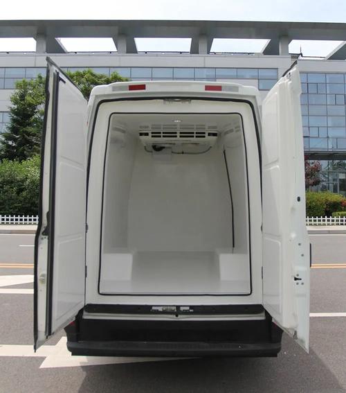 依维柯欧胜底盘改装华晨V42冷藏车 专业冷冻运输解决方案